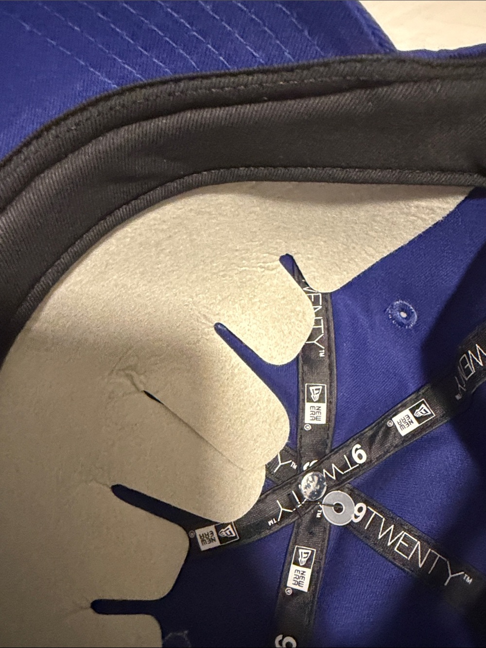 LA Dodgers New Era Royal Blue LA Embroidered 9TWENTY Cap - Picture 7 of 8
